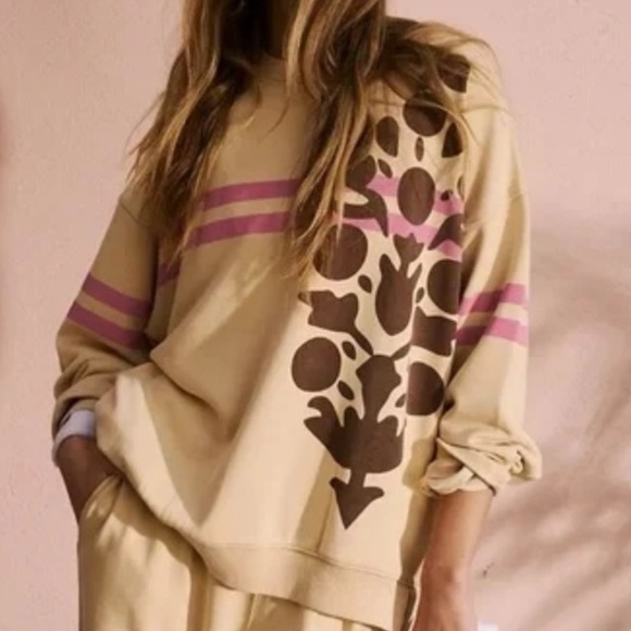 Free People FP Movement All Star Buti Logo Pullover sweatshirt in the Pink Sand - Picture 3 of 6